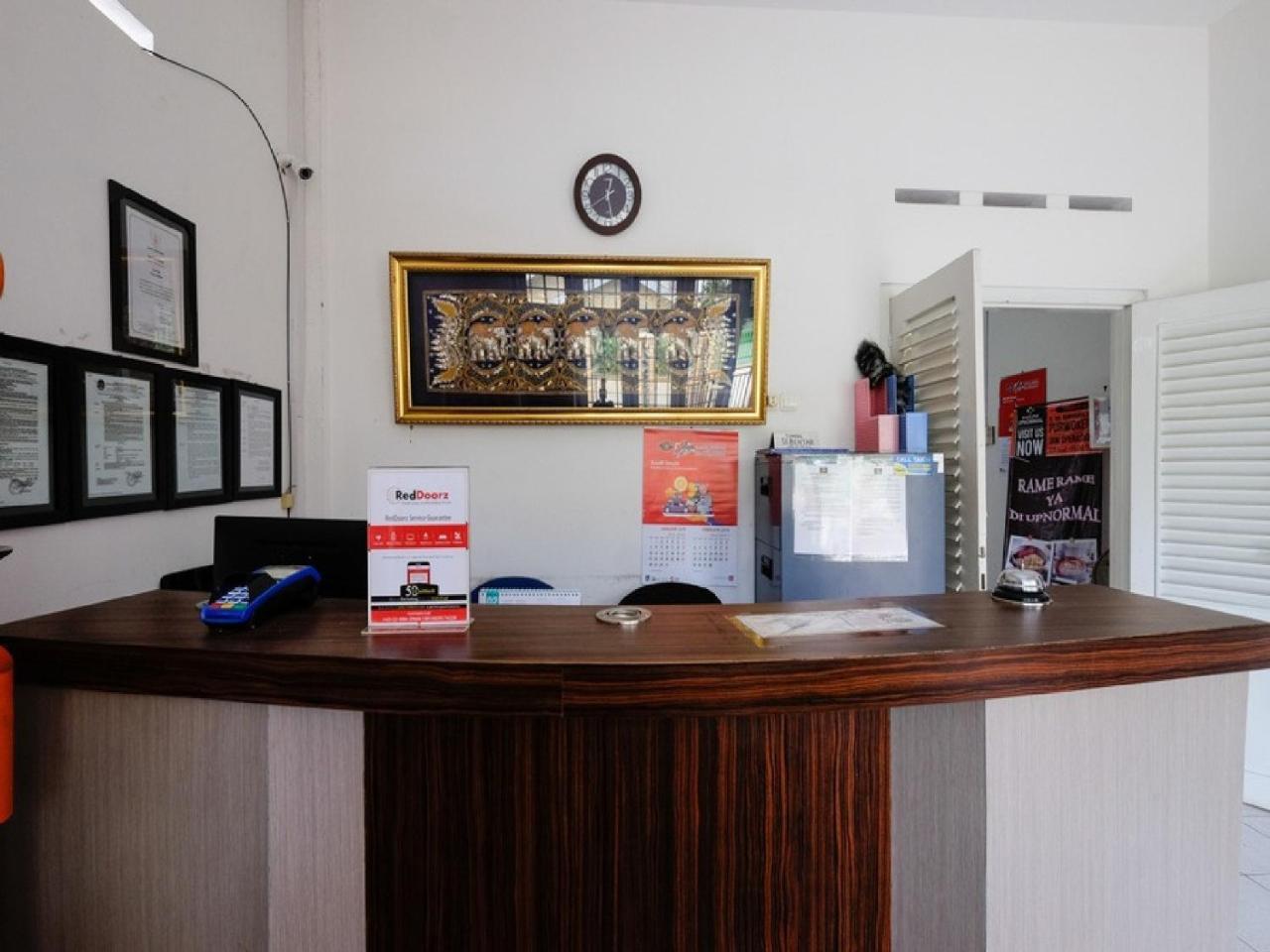 Reddoorz Near Moro Mall Пурвокерто Экстерьер фото