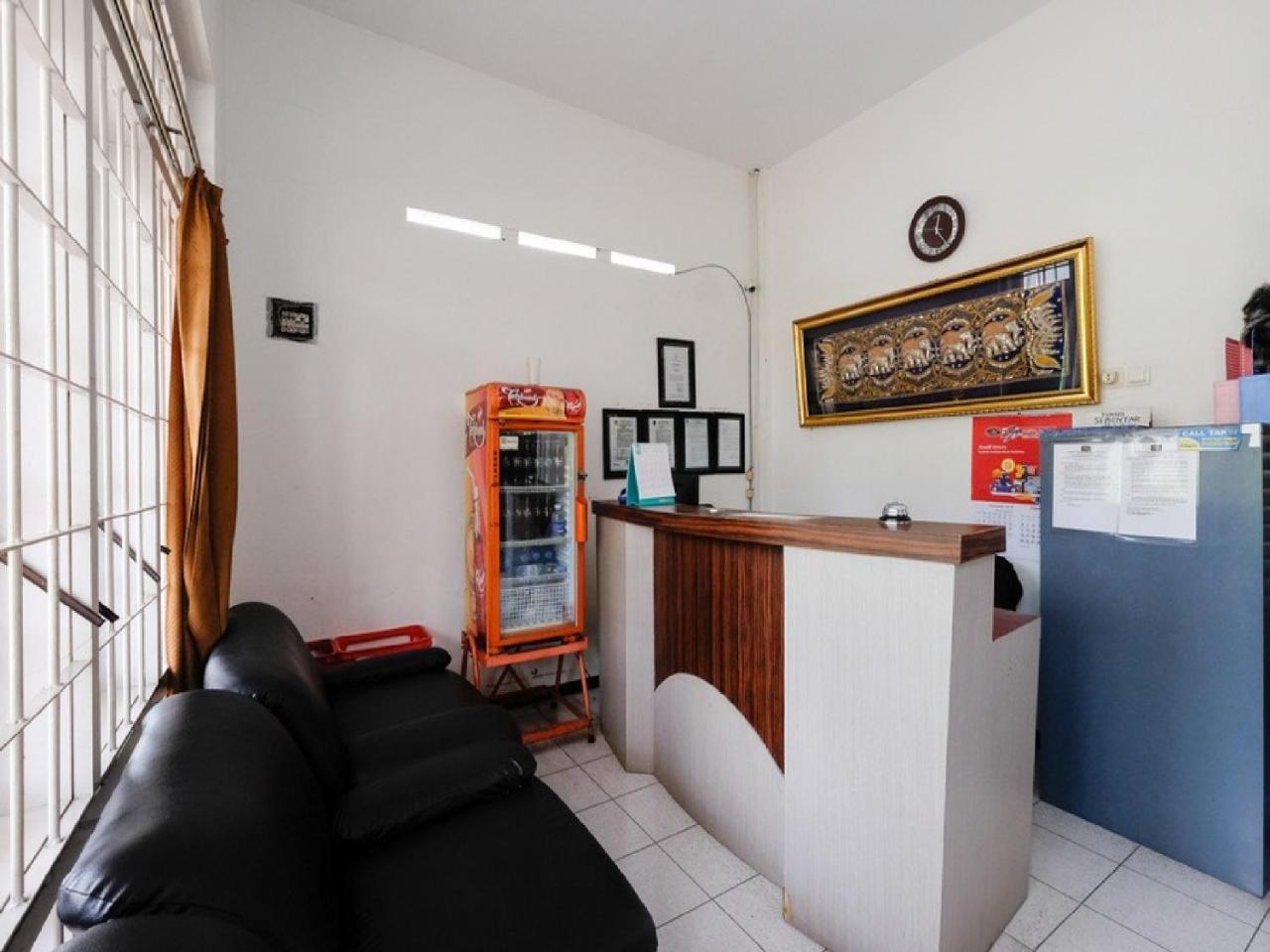 Reddoorz Near Moro Mall Пурвокерто Экстерьер фото
